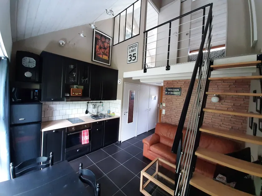 Small equipped house - Image 1