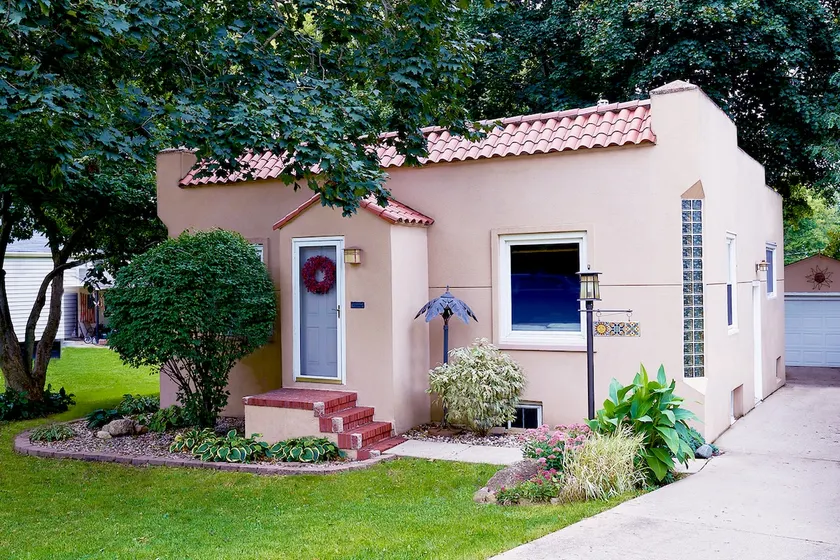 Unique Spanish Bungalow! - Image 1