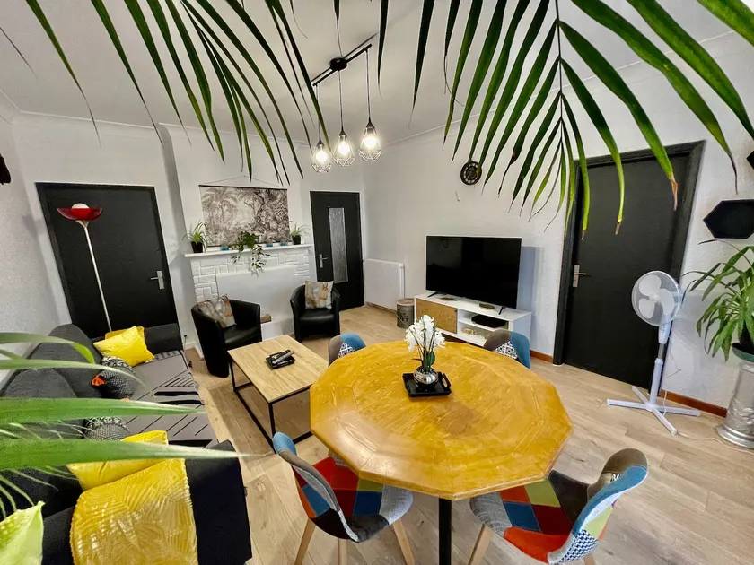 Very large apartment 10 min walk to the center - Image 1