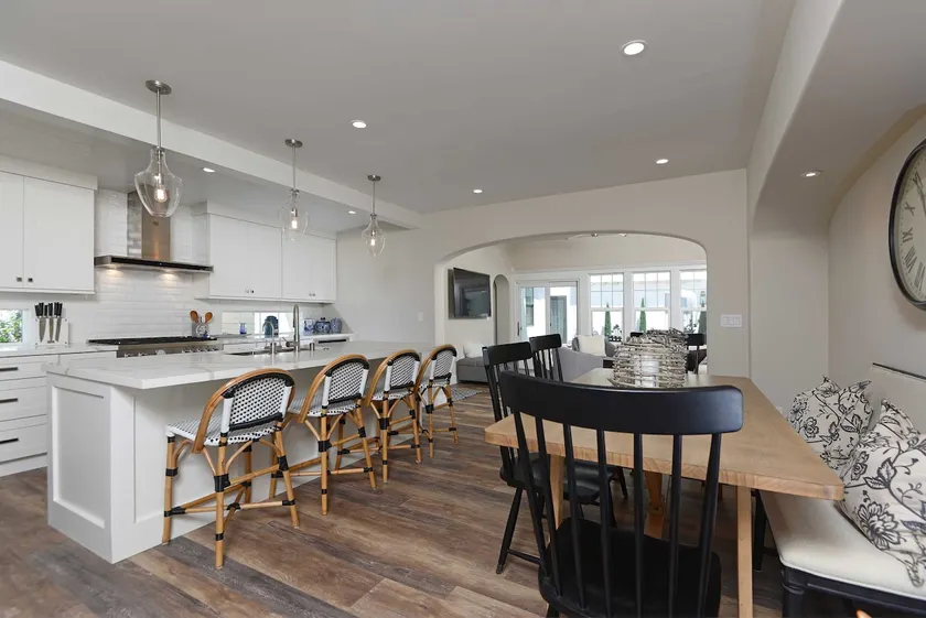 Gorgeous Designer Oasis, 3 Bedroom, 2.5 Bath, w/AC - Image 1