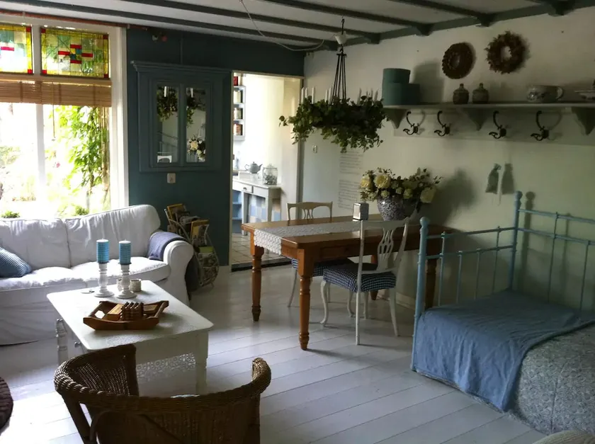Bed & Breakfast in fortified town Nieuwpoort ZH - Image 1