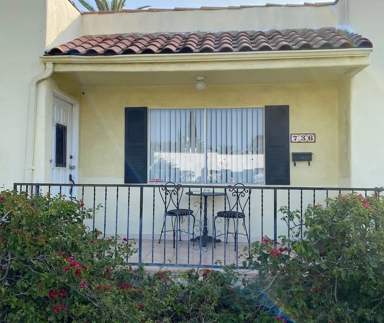 Perfect Location! Cozy Melrose Bungalow + Parking! - Image 1