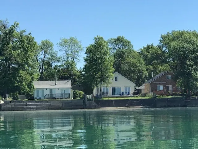 Sunset Shores on Lake Erie, LA Style Lake House - Image 1