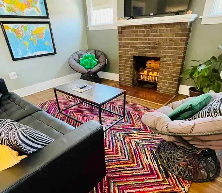 Cozy Casa - Downtown by Beautiful Park & Riverwalk - Image 1