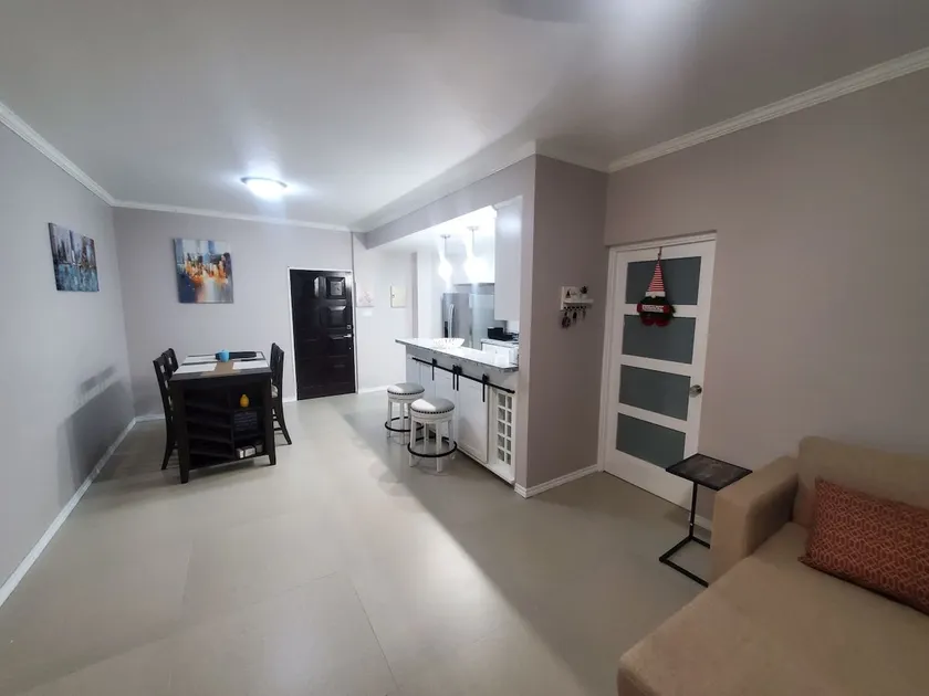 Suite at the Courtleigh Towers - Image 1