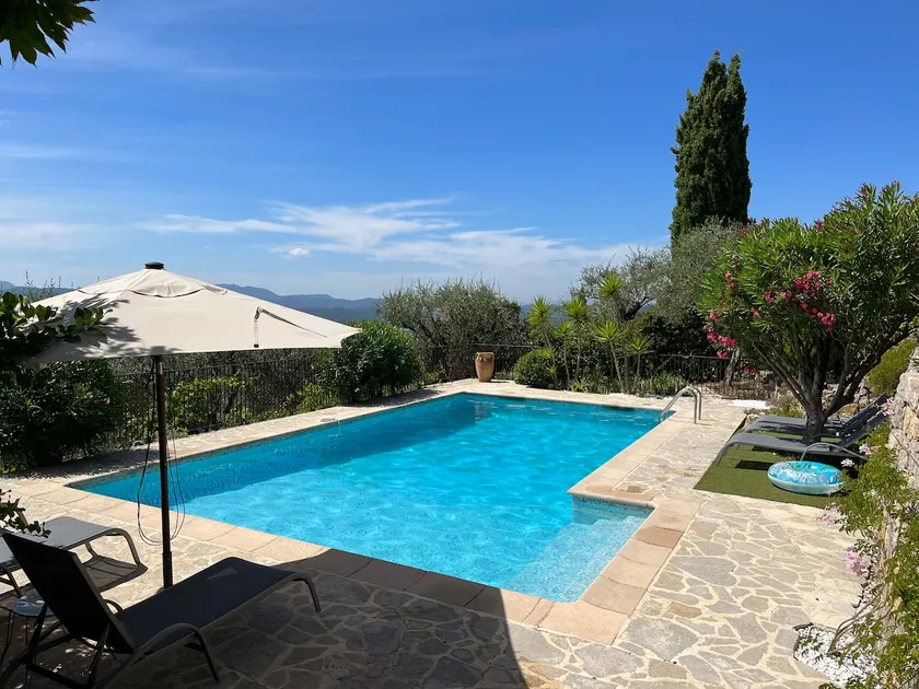 Lovely Studio with large terrace & access to pool - Image 1
