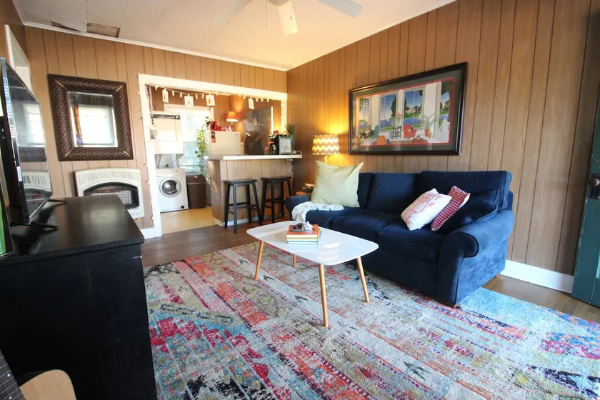 S Montgomery Bungalow (Perfect Starkvegas Locale) - Image 1