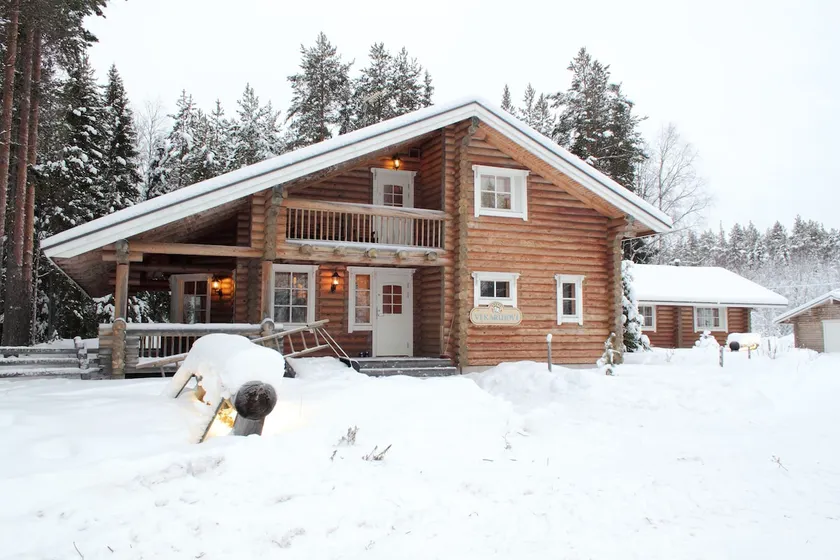 Aapishovi Chalet - Image 1