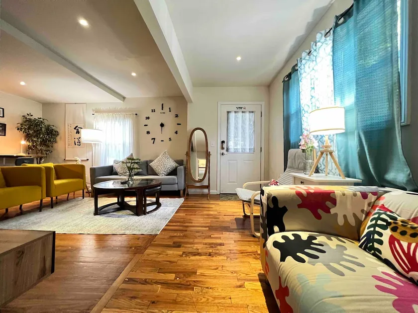 Charming House By Riverside Park - Entire House! - Image 1