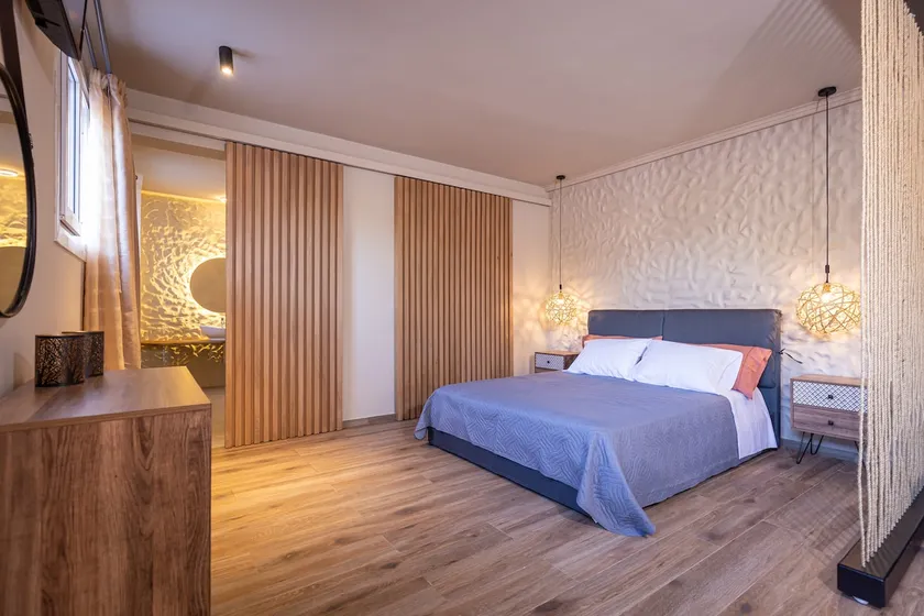 Sandy Suite-Jacuzzi - Image 1