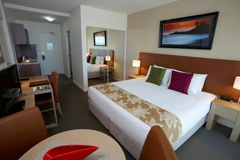 Studio Apartment - Image 1