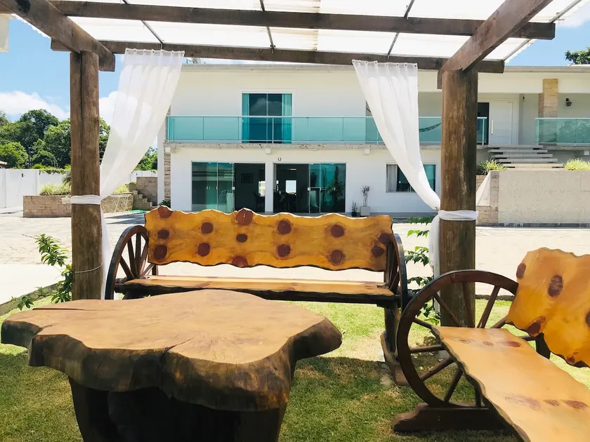Country house with pool - Image 1