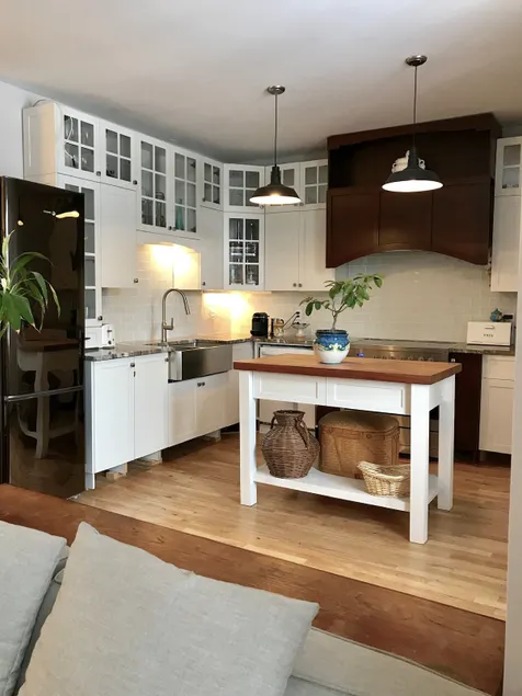 Beautiful Apartment | Large 2 bedrooms + Parking - Image 1