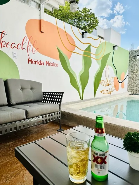 A beautiful covered terrace - Image 1