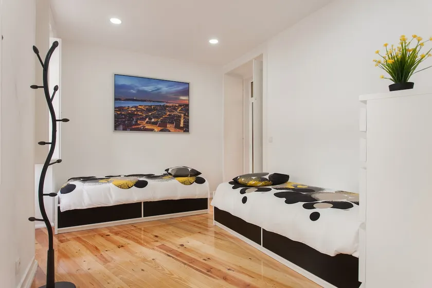 Elite House - Image 1