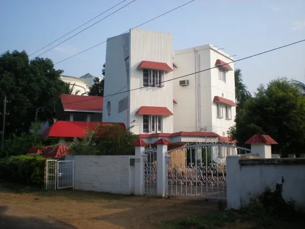 Full apartment in a Beautiful House with Garden - Image 1