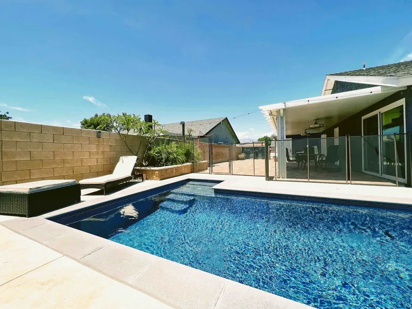 Charming 2bed 1bath Private pool self check-in Medical Center Downtwon Disney - Image 1