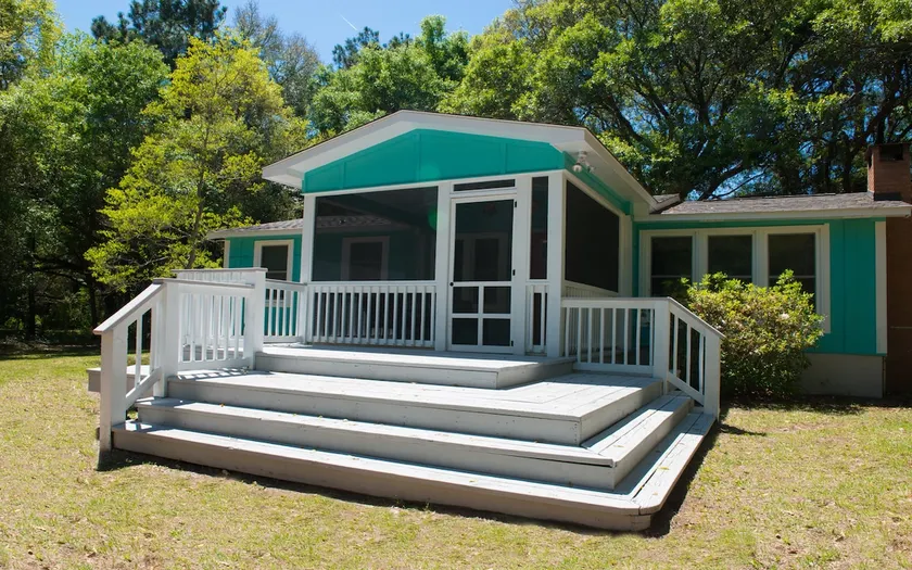 Renovated & Clean -close to Beach, Dining,Shopping - Image 1