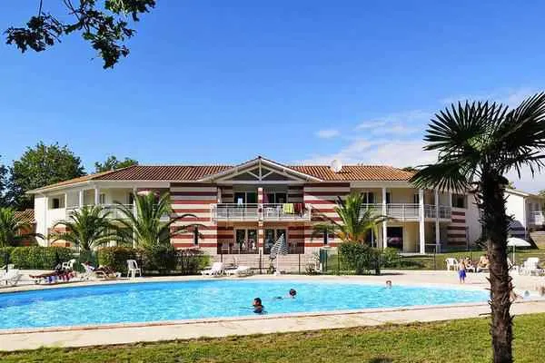Soulac - pool and terrace - 2 parking spaces - 55 m2 - Image 1