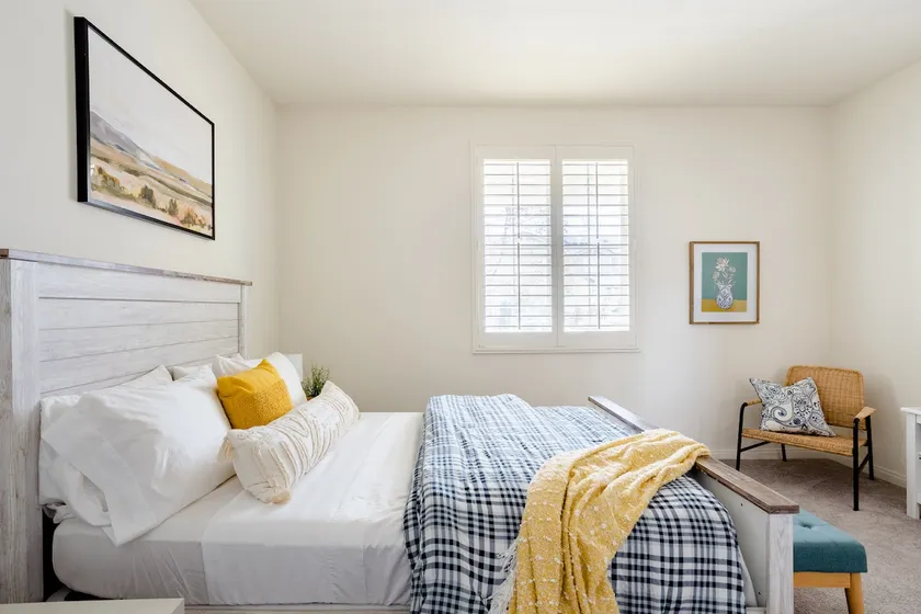 Roomy and Calm Private Guest Suite With Separate Entrance - Image 1