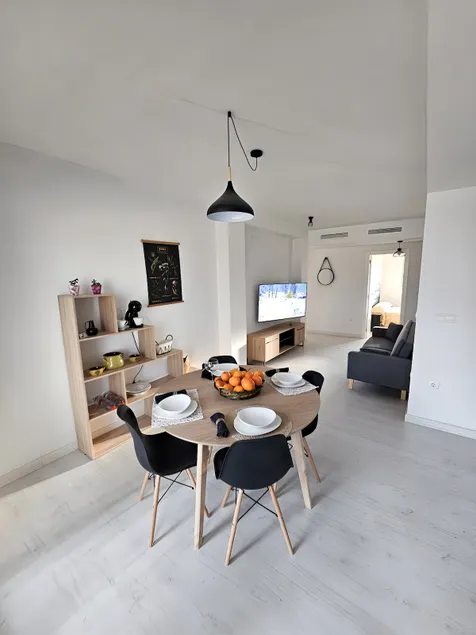 Modern apartment in Miramar with air conditioning - Image 1