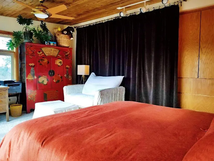 Beautiful Loft and Den Close to Hayward Field - Image 1