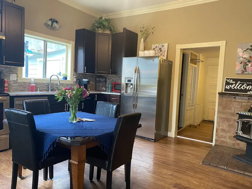 Historic Home Within Walking Distance to Everything! - Image 1