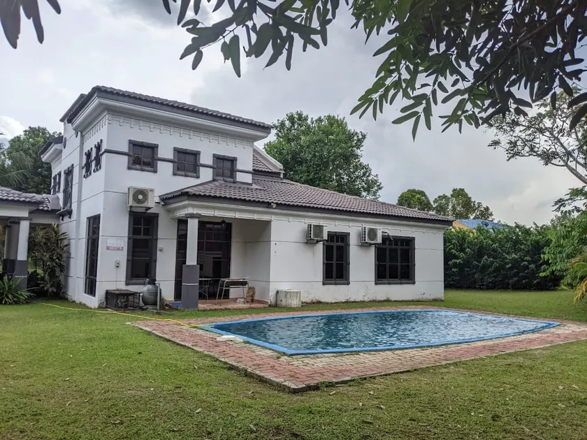 Serene Holiday Chalet with pool in a quiet enclave - Image 1