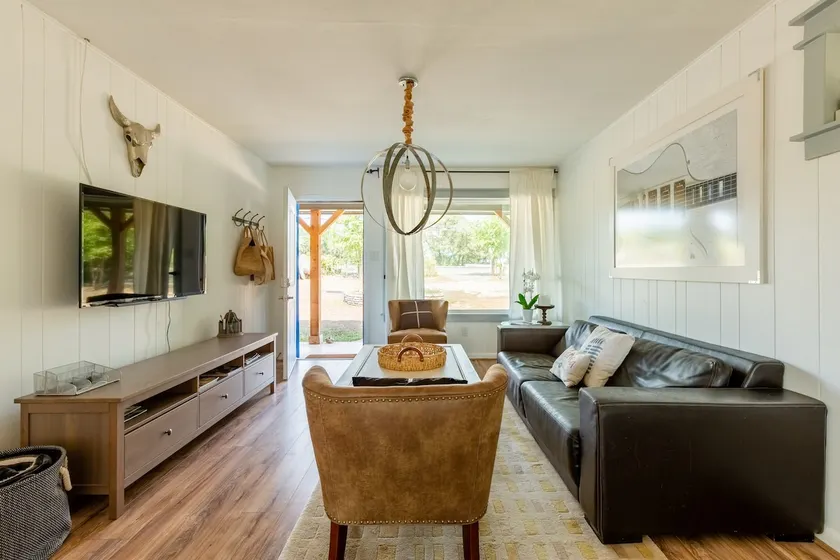 The Blue Door- Cozy Ranch Style for 6 ~ Come Stay! - Image 1