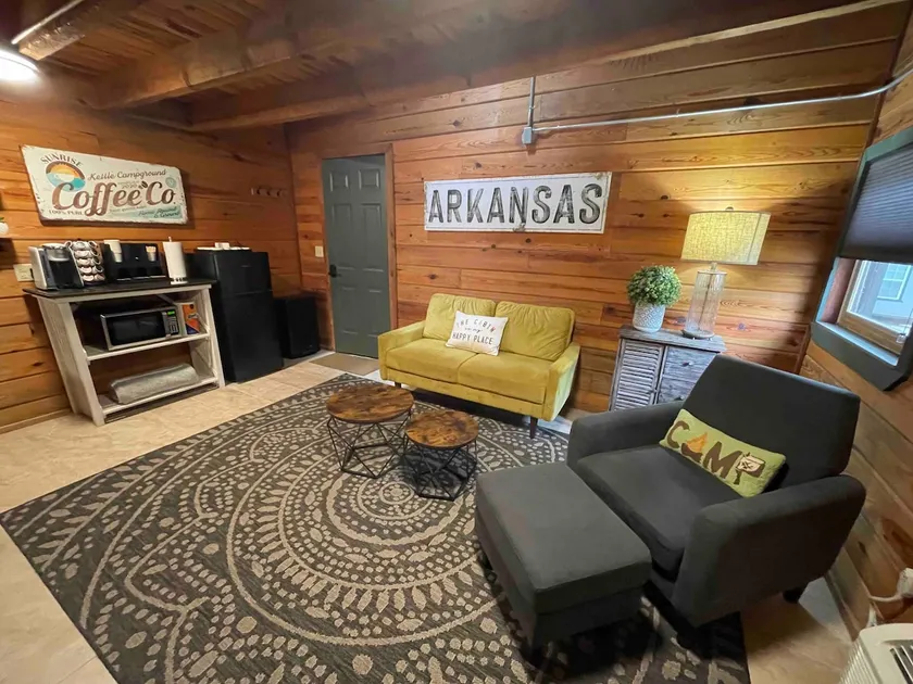 Kettle Cabin(#1) - 5 Minutes to Downtown! - Image 1