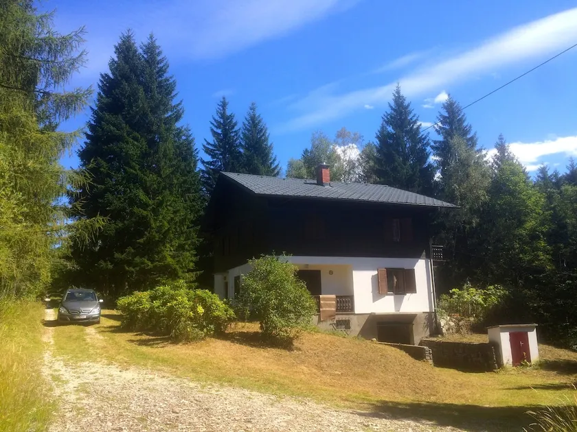 Your vacation home with a stream, hot tub & 5 bedrooms - Image 1