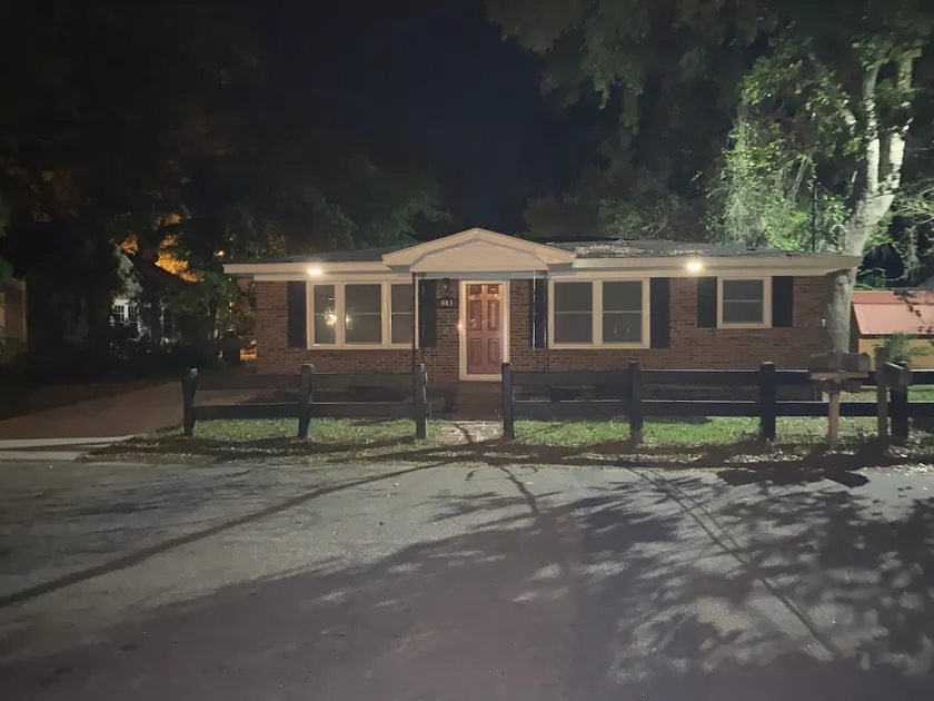 The Red-door Southern Northeastern Charm - Image 1