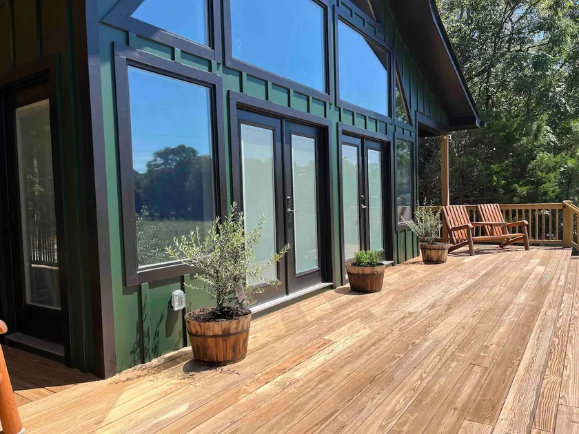 Farm Cabin - 10mins to downtown - Big Porch - Image 1