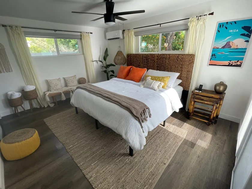 Ibiza - Charming, Chic Suite in Biltmore Area - Image 1