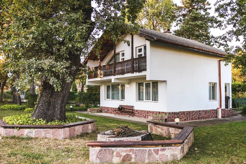 Nature Guesthouse - Image 1