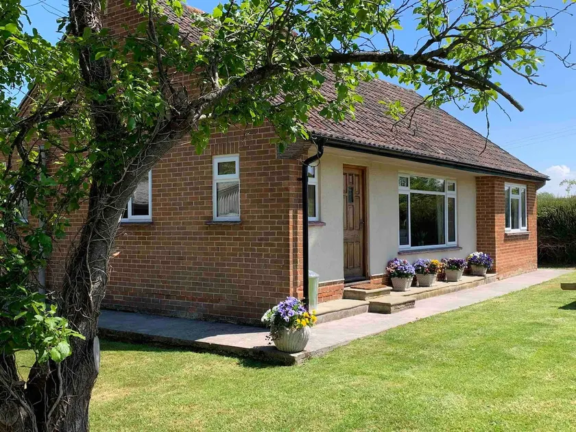 Bungalow on the Farm - Nr Glastonbury - Sleeps 6 - Image 1