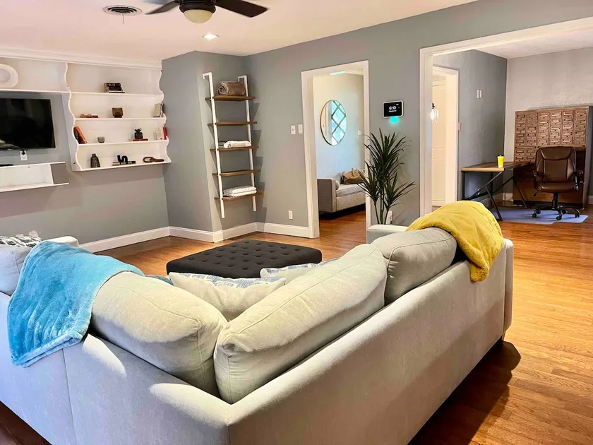 Ocean Dr Gem! Walk 2 Bay & Downtown. Spacious! - Image 1