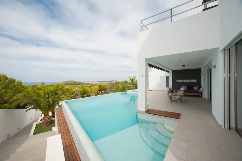 Casa Rosa de los Vientos, next to the beach - Image 1