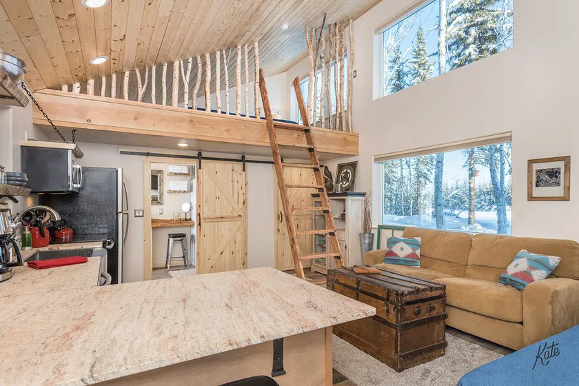 Welcome to Lakeside Cabin Living in North Pole, AK - Image 1