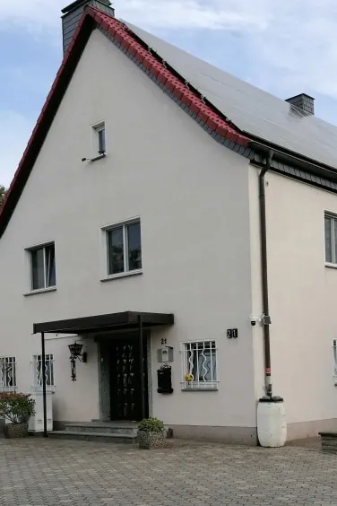 Ground floor apartment with terrace, in quiet surroundings - Image 1