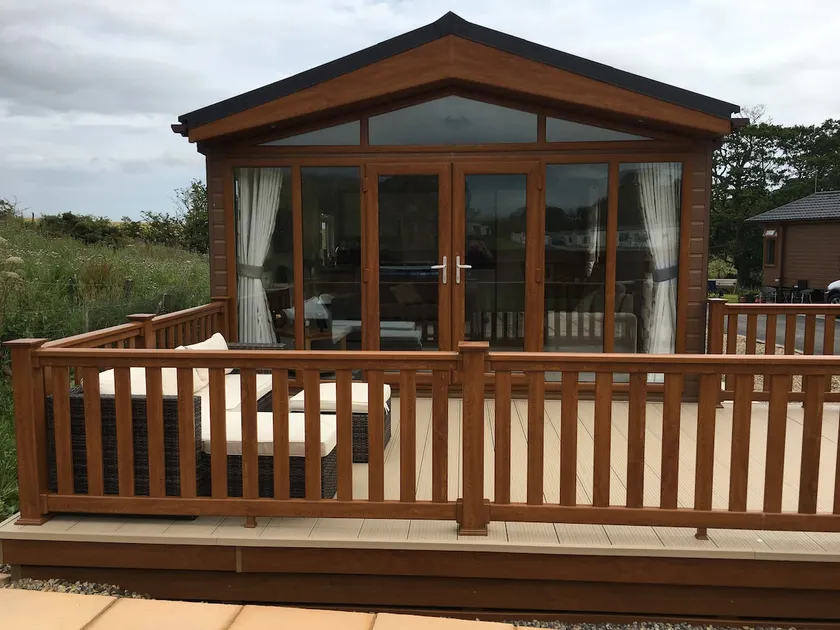 The Southwick lodge - Image 1