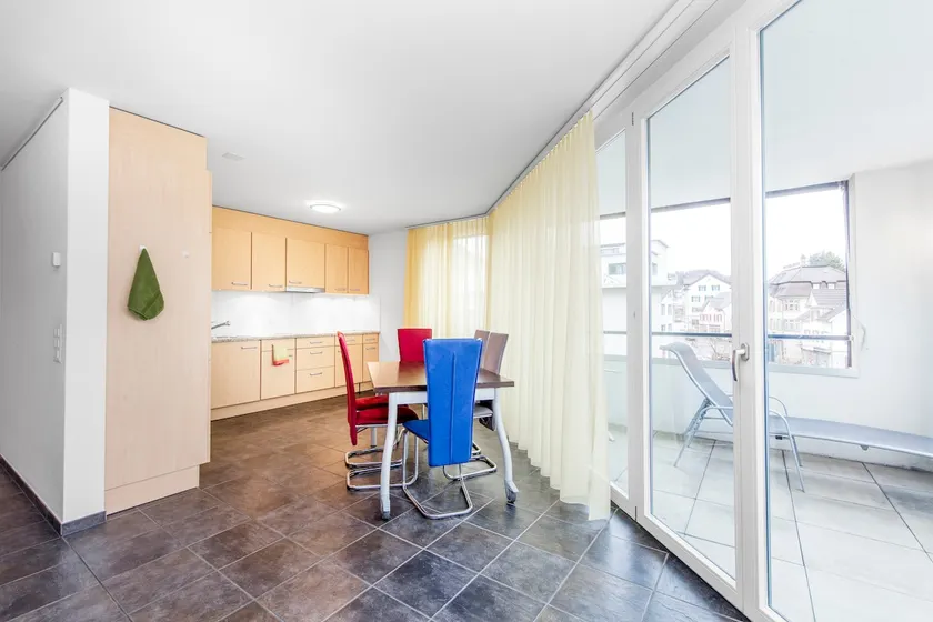 Ideally connected 2 room studio at station Rüti ZH - Image 1
