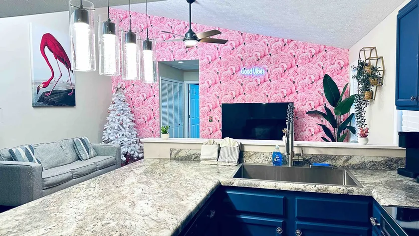 Flamingo home ~ Private Backyard | Pet Friendly - Image 1