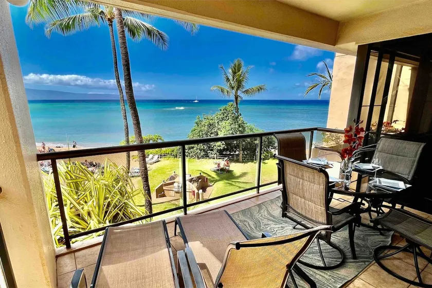 Direct Maui Beach Front! Views! Spacious! A/C! - Image 1