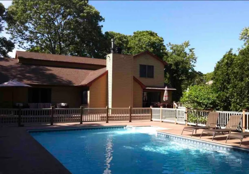 Luxury Hamptons Getaway w/ Private pool- sleeps 14 - Image 1