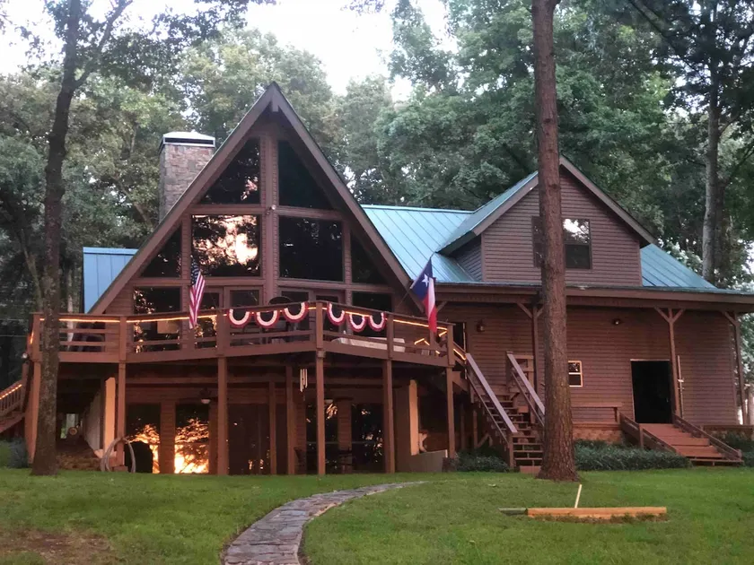 Reel Rustic Retreat - Image 1