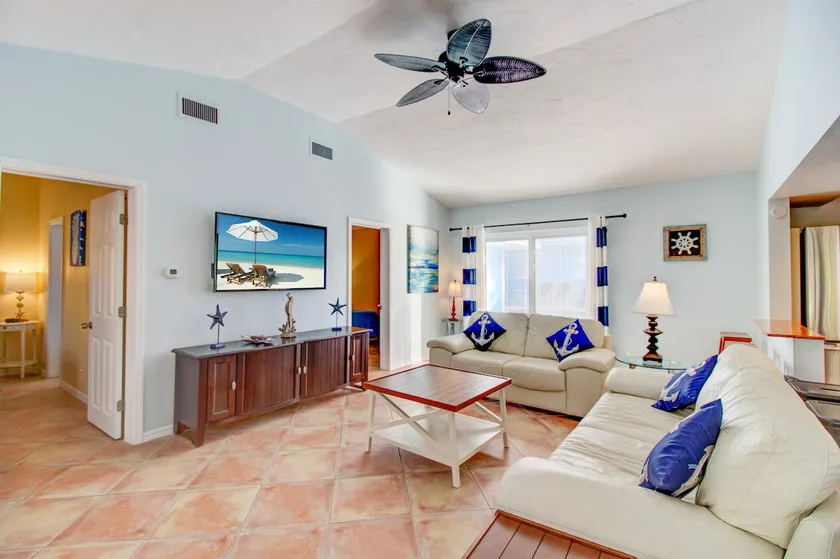 VILLA 6 walk to Beach 2 bedroom 2 Bath Pool - Image 1