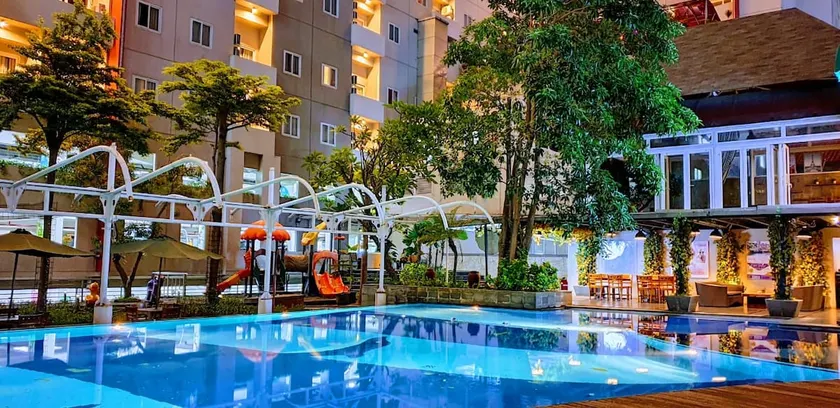 Lamerall MG Suite Pool View - Image 1