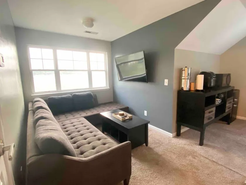 Jay’s Upstairs Suite - Image 1