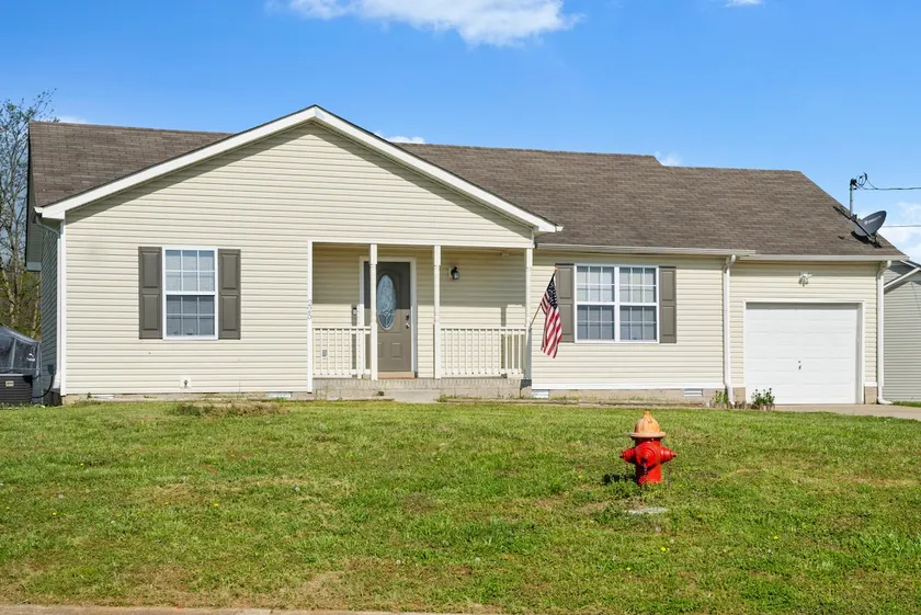 *I-24* Entire Home near Fort Campbell, KY - Image 1
